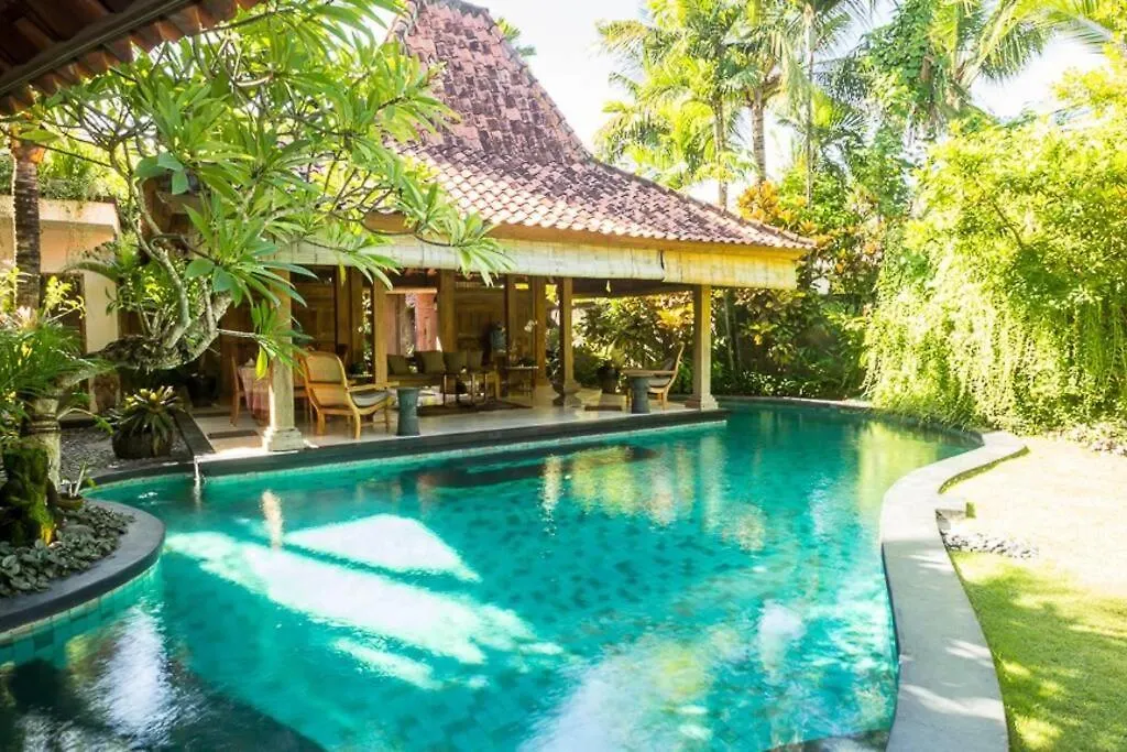 Villa Oost Indies Fully Staffed Luxury Villa, Walk To The Beach Experience True Balinese Style With All Modern Luxuries Seminyak