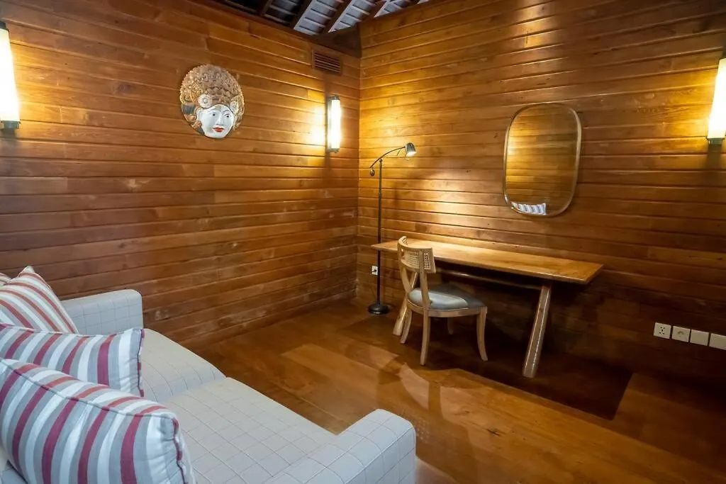 Villa Oost Indies Fully Staffed Luxury Villa, Walk To The Beach Experience True Balinese Style With All Modern Luxuries Seminyak