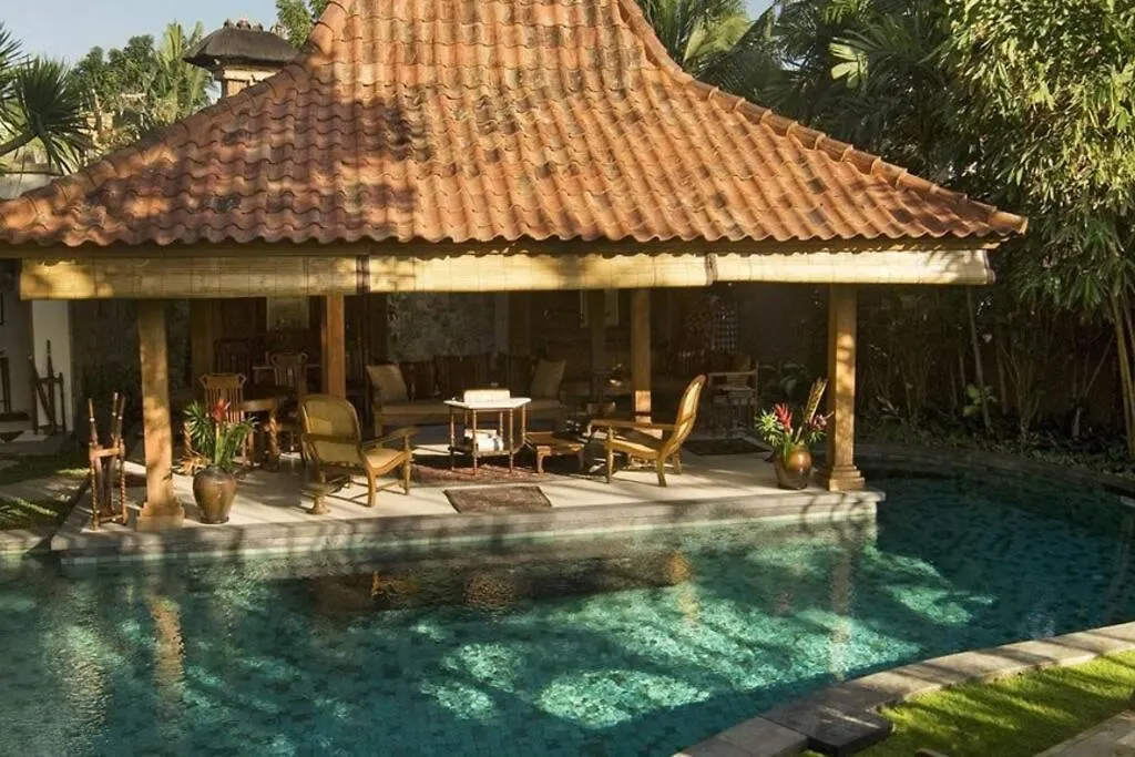 סמיניאק Villa Oost Indies Fully Staffed Luxury Villa, Walk To The Beach Experience True Balinese Style With All Modern Luxuries אינדונזיה