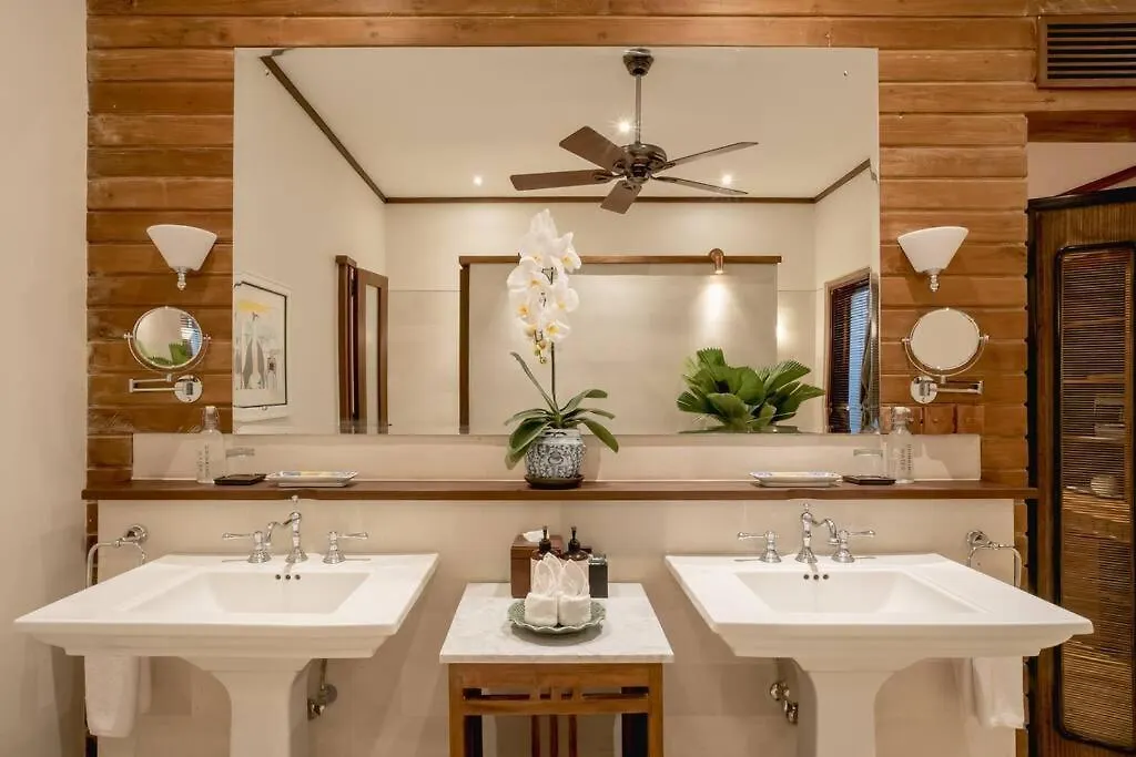 סמיניאק Villa Oost Indies Fully Staffed Luxury Villa, Walk To The Beach Experience True Balinese Style With All Modern Luxuries אינדונזיה