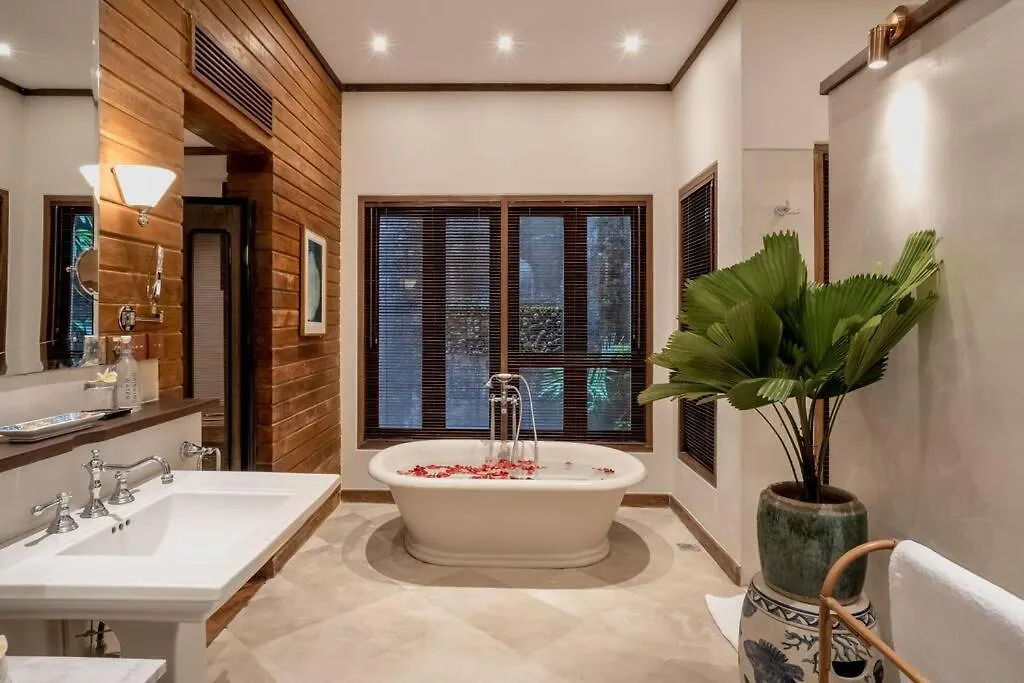 סמיניאק Villa Oost Indies Fully Staffed Luxury Villa, Walk To The Beach Experience True Balinese Style With All Modern Luxuries אינדונזיה