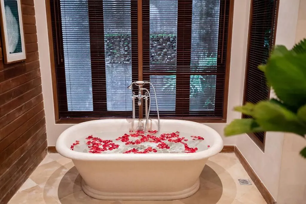 סמיניאק Villa Oost Indies Fully Staffed Luxury Villa, Walk To The Beach Experience True Balinese Style With All Modern Luxuries